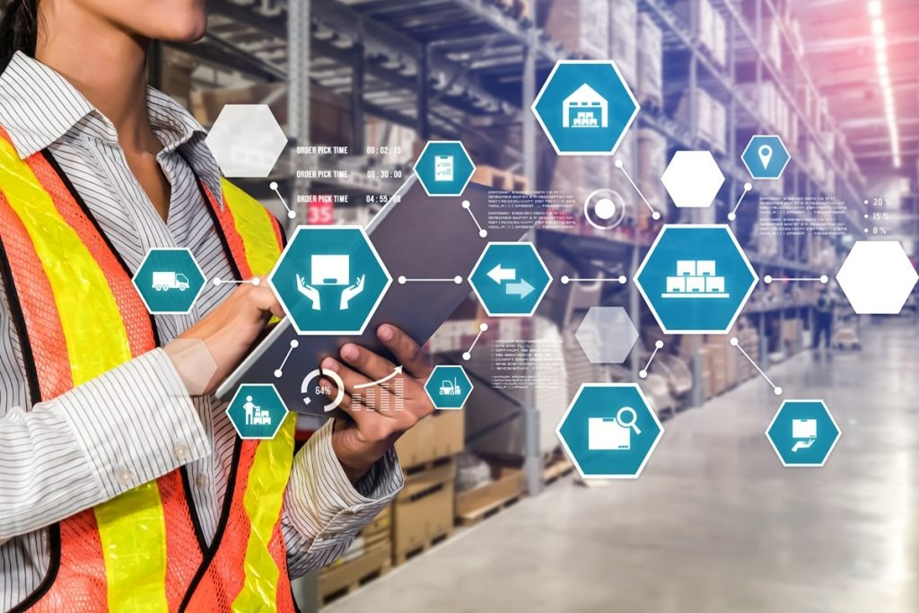 how does freight forwarding work